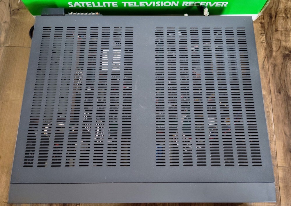 Star Trak Eight Plus Satellite Television Receiver Videocipher II Descrambler ⭐