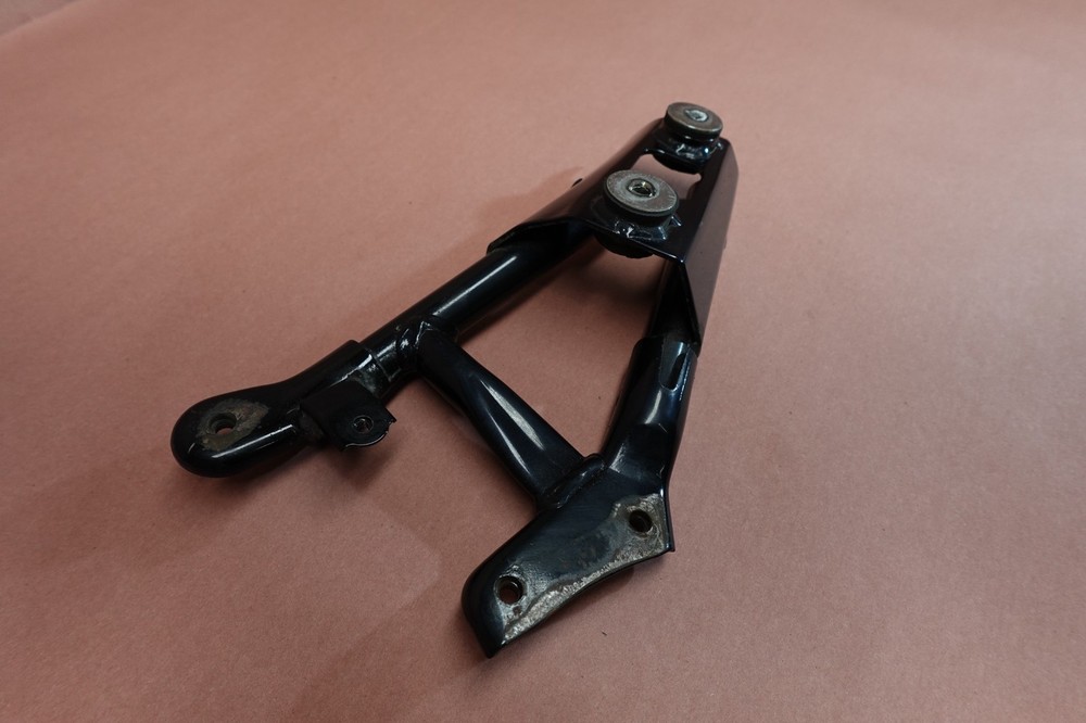 2005-2009 SUZUKI BOULEVARD C50 VL800 Exhaust Support Mount Bracket