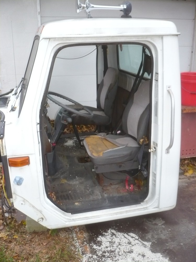 1998 International 4700 cab