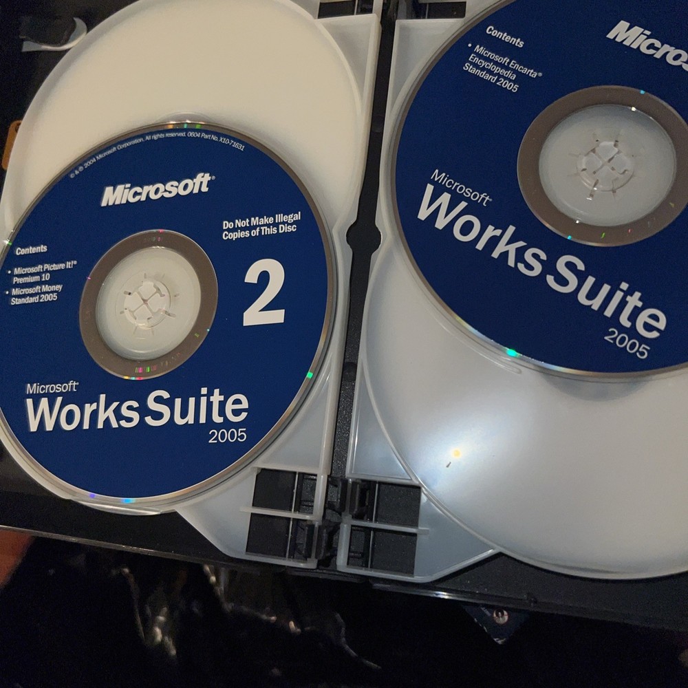 Microsoft Works Suite 2005 EUC!!