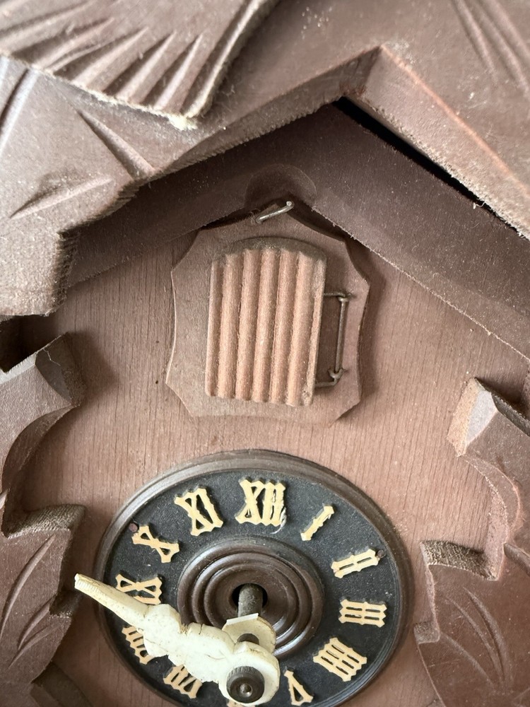 Antique BLACK FOREST CUCKOO CLOCK