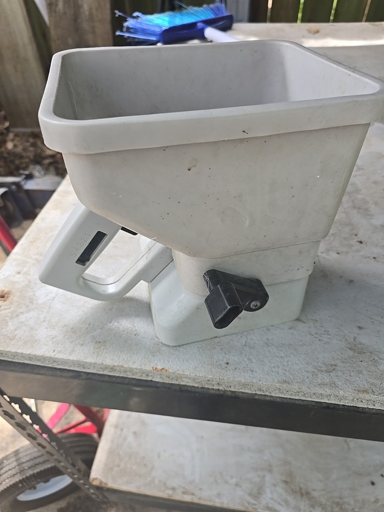 Sears ~ Craftsman Hand Fertilizer Spreader