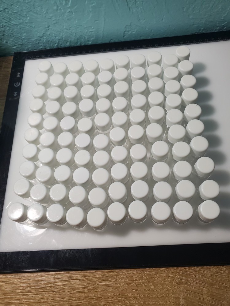 300 Small Screw Top Containers