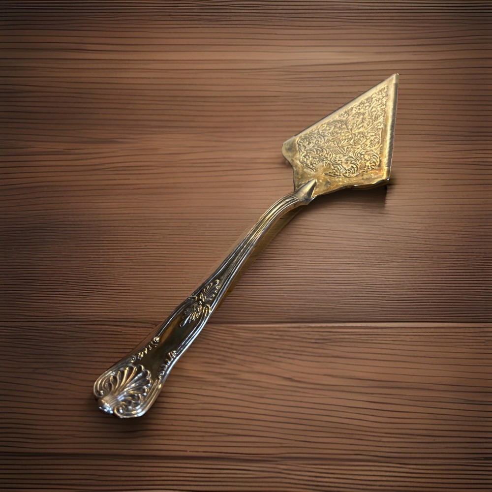 Vintage Silver Plated Pie/Cake Server Ornate Serrated