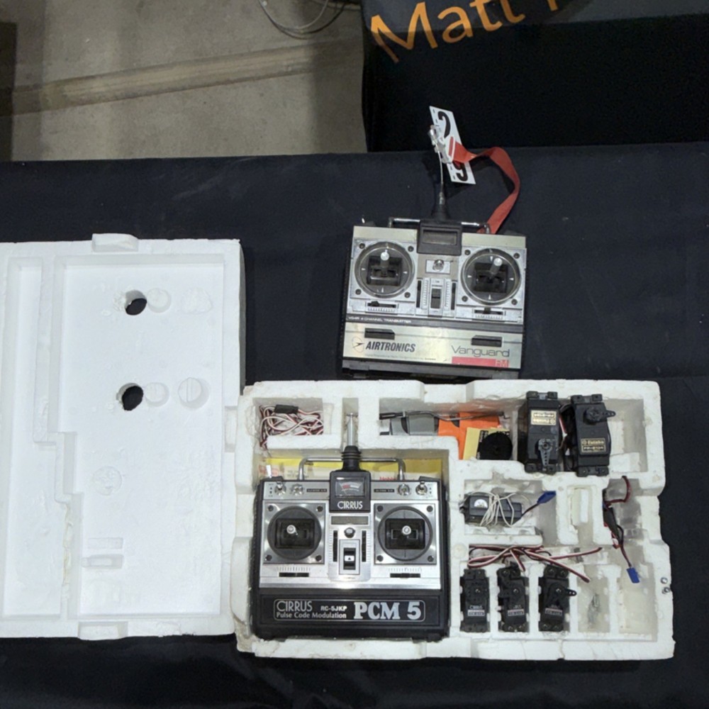 Cirrus PCM 5 RC-5JKP Console Transmitter with Servos & Accessories