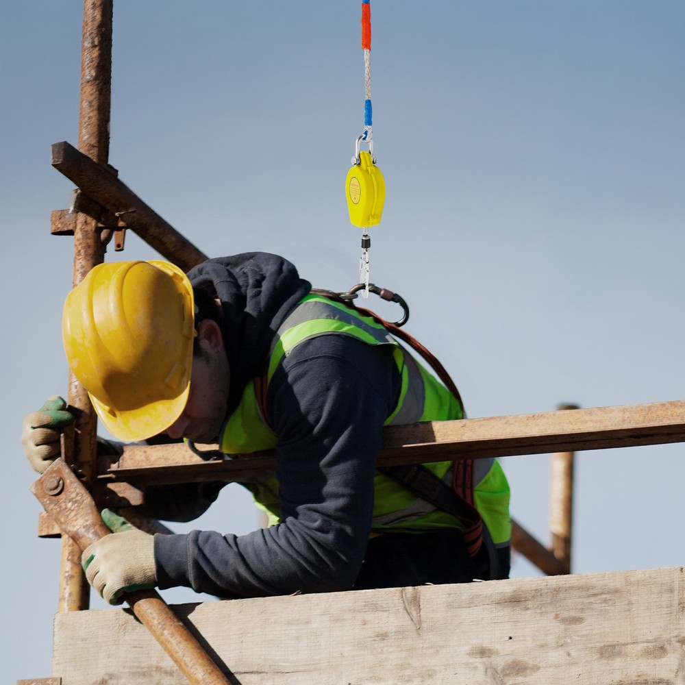 Self-Retractable Fall Arrester Yellow Fall Arrest Protector Fall Protection Gear