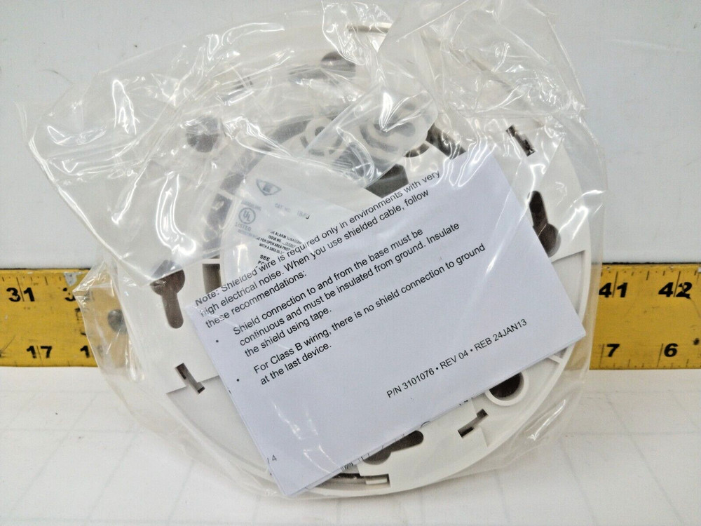 NEW EDWARDS ANALOG DETECTOR BASE WITH ISOLATOR IB4U