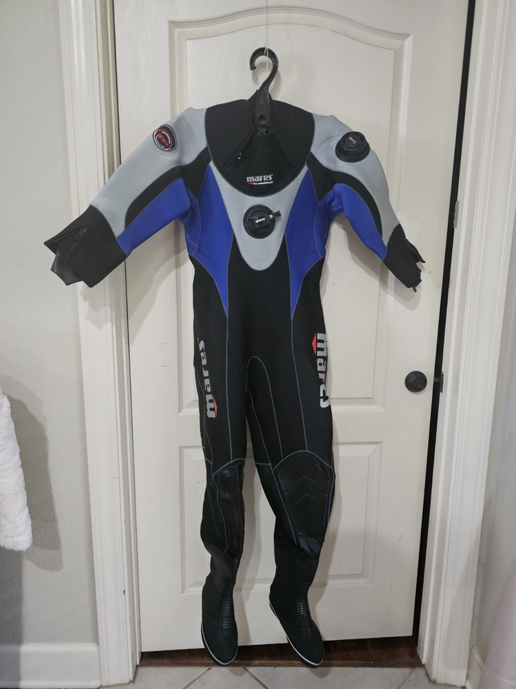 Mares Drysuit Women's Size S Never Used