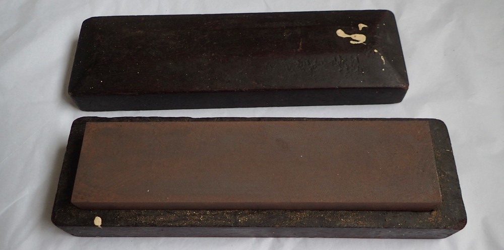 Vintage Boxed Pike India  Oilstone -  Medium