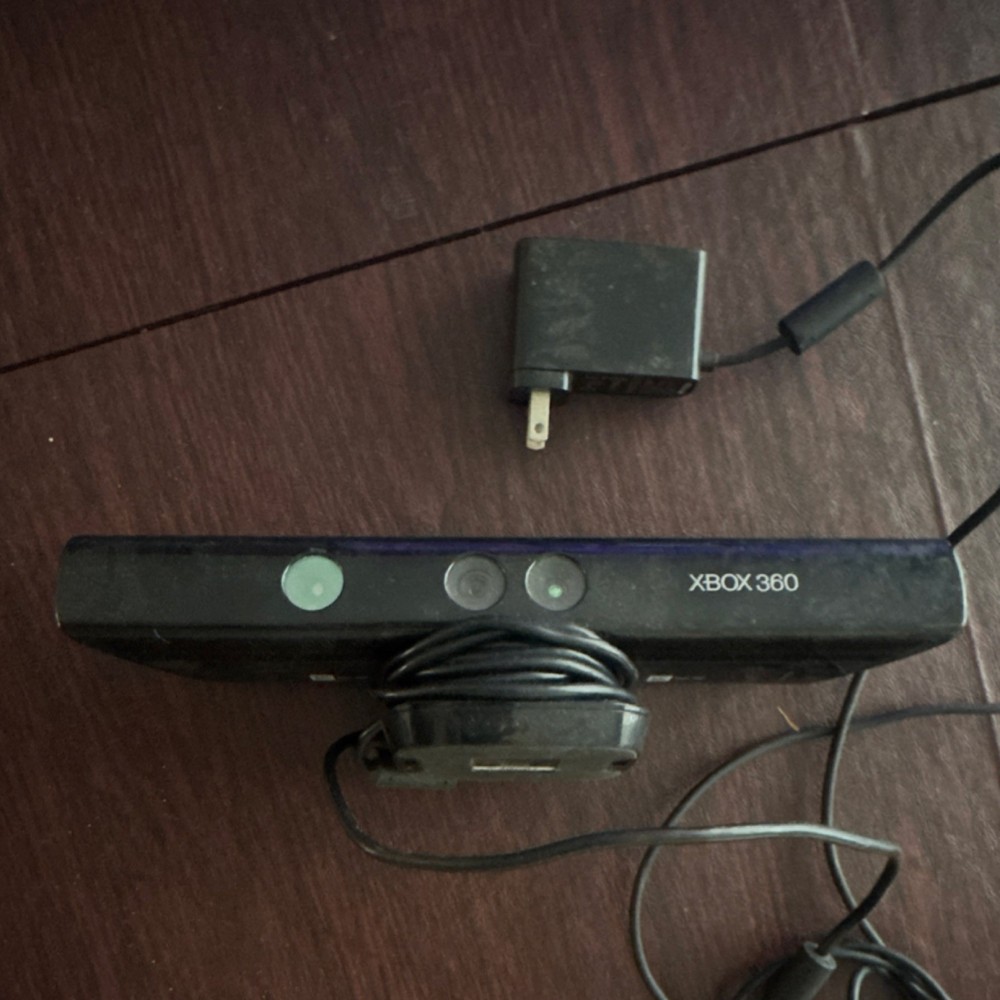 Microsoft Xbox 360 Kinect Sensor Bar Black with Power Adapter