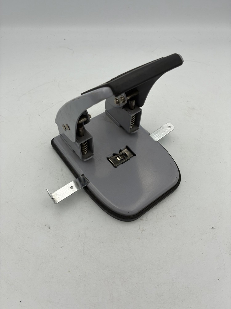 Heavy-Duty 2 Hole Punch 20 Sheets