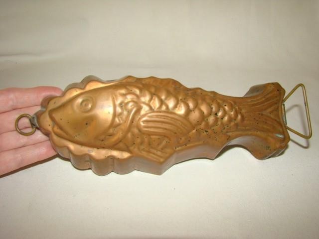 Vintage Primitive 9" Embossed COPPER Tin Lined FISH MOLD