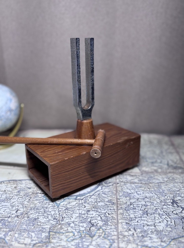 Vintage Chrome Tuning Fork – 435 Hz (A Note) – Decorative & Functional