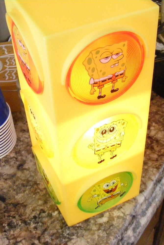 2005 Spongebob Stoplight Nightlight Decoration Model 5094 A-3