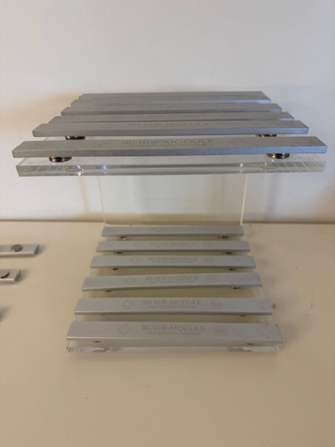 2x 9010 Cube Swiss Modular Systems 90.10® Modules