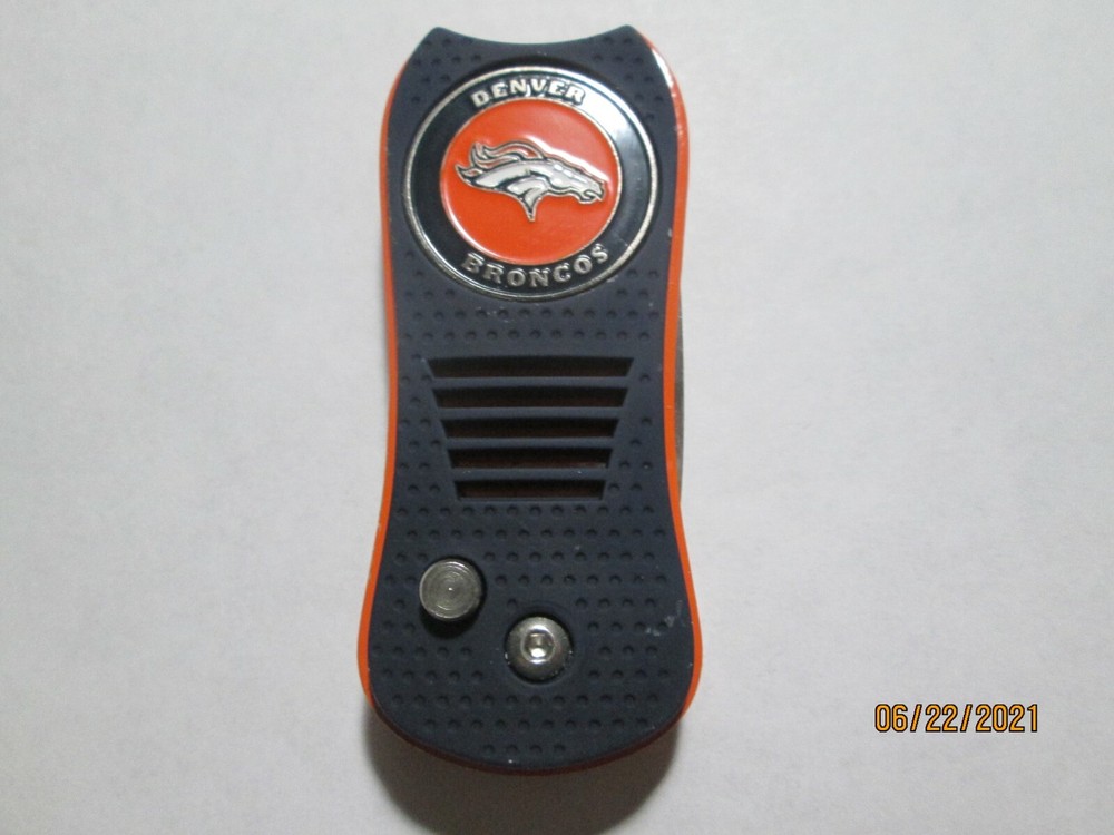 Denver Broncos 2 Sided Golf Ball Marker w/ Switchfix Switchblade Divot Tool