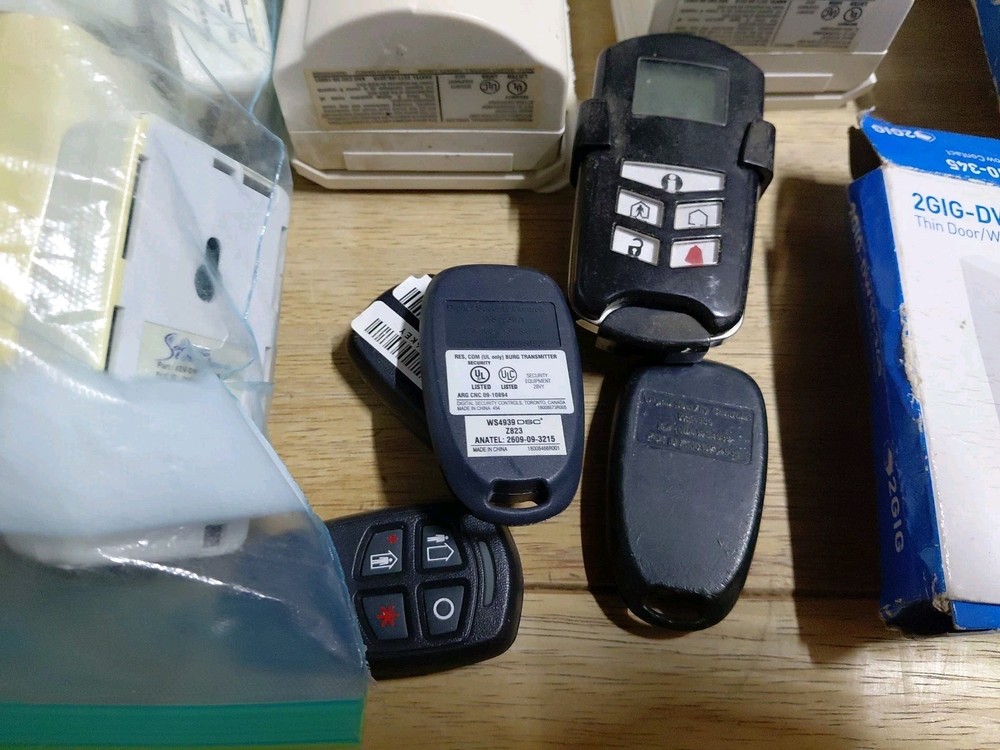 ADT Security System Lot – Keypad, Controllers Etc.. Lot