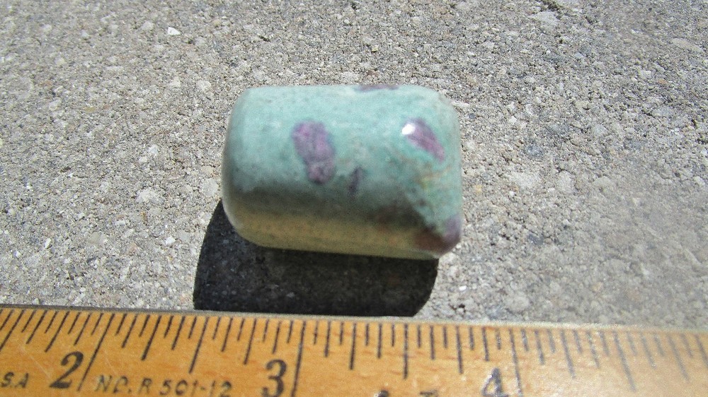 Natural Blacklight and Longwave UV Fluorescent Mineral Rock Ruby S61