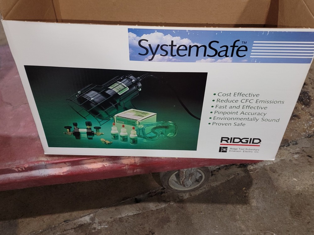 SystemSafe RLD-1000 Fluorescent Leak Detection Kit