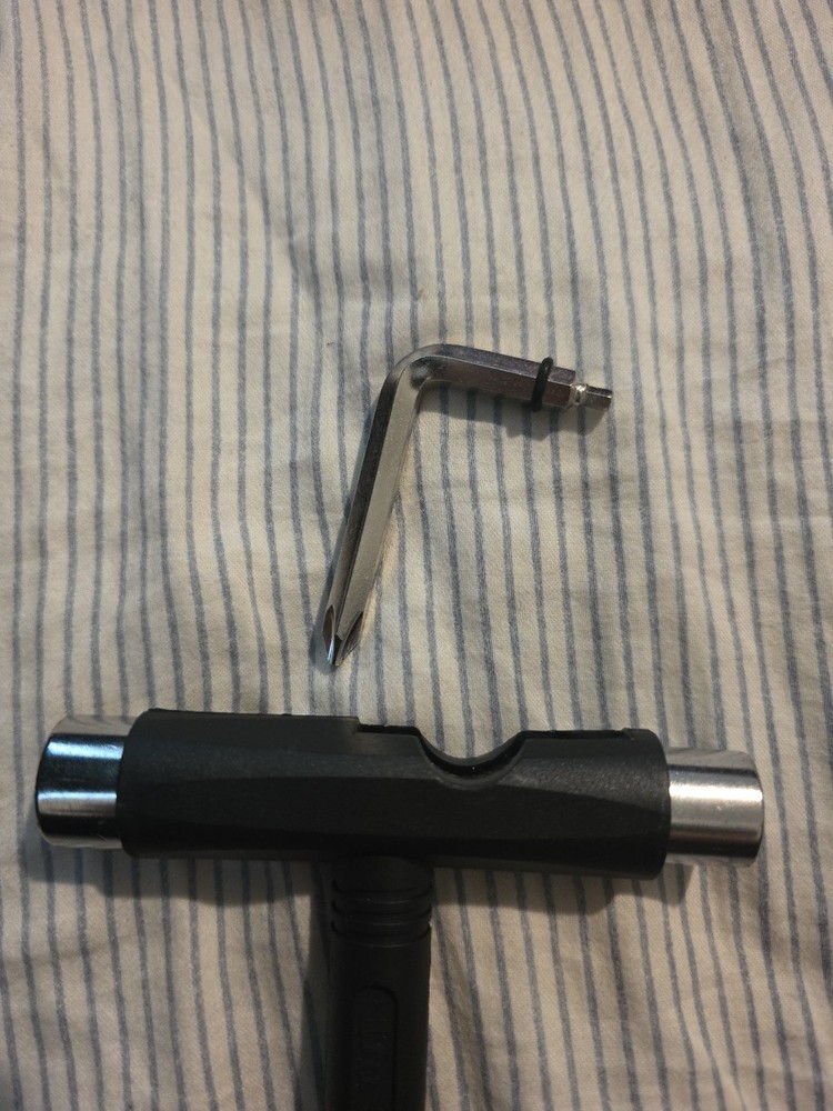 Unit Multi-Purpose Skate Tool Black, Barely Used