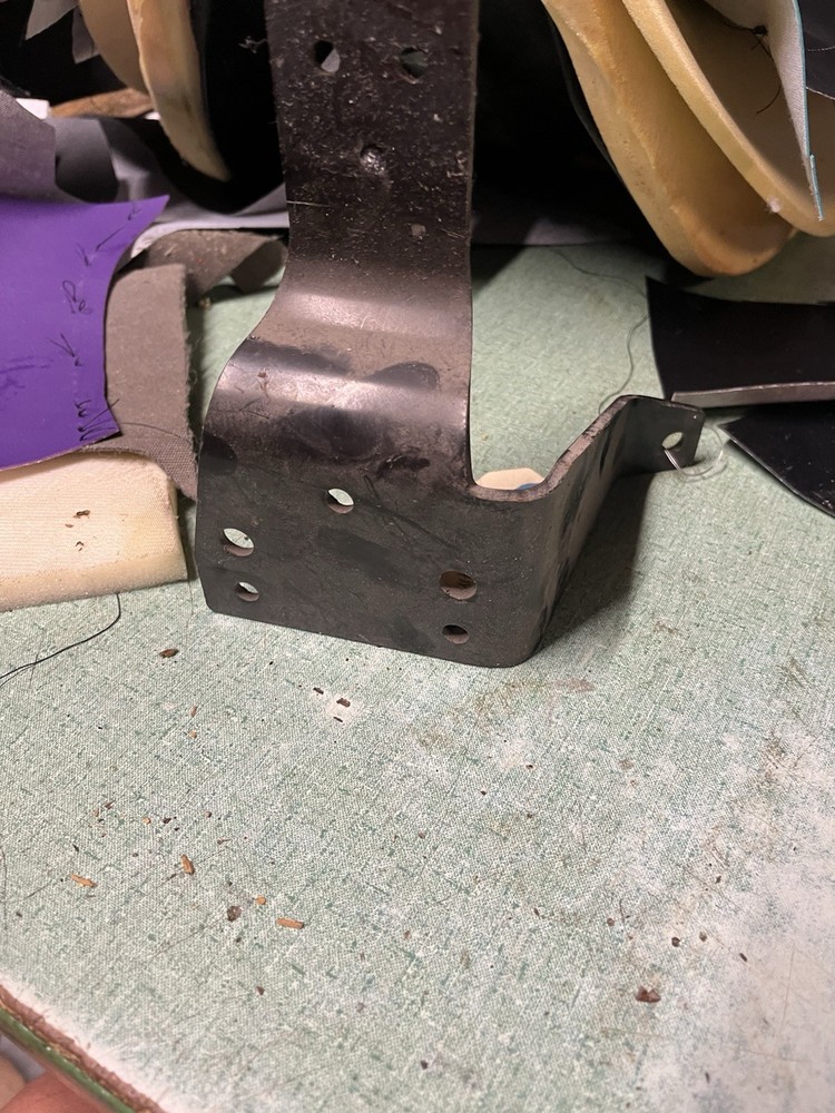 140QM434M  Mack granite Hood Bracket