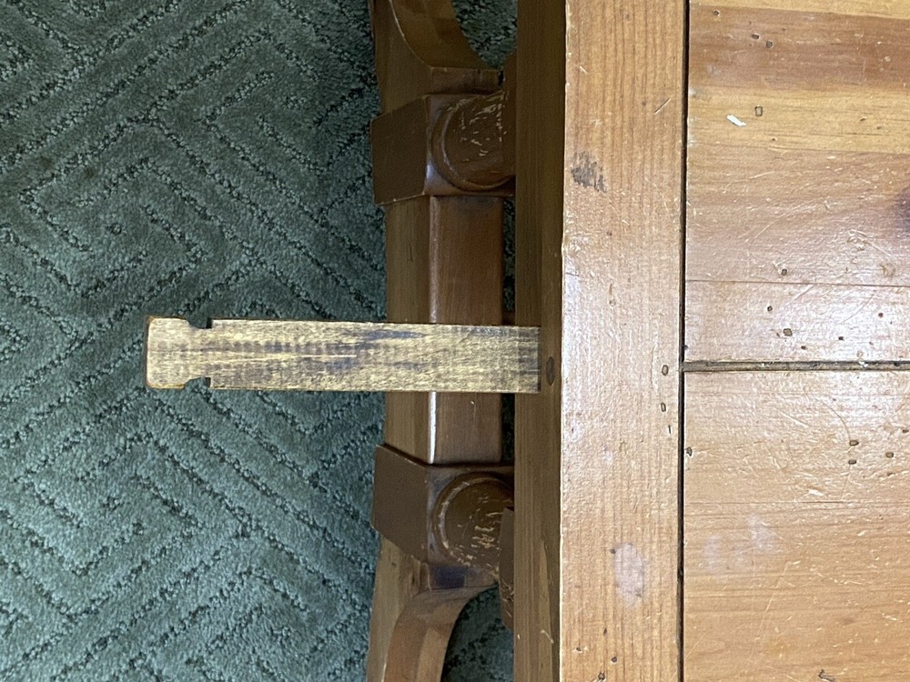 Yorkshire Market by Broyhill Drop Leaf Coffee Table with 2 Drawers - Solid Oak