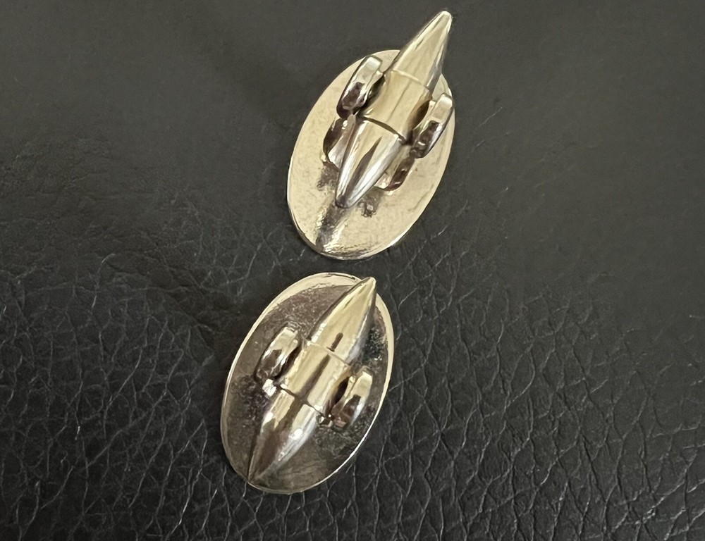 Vintage gilt cufflinks.