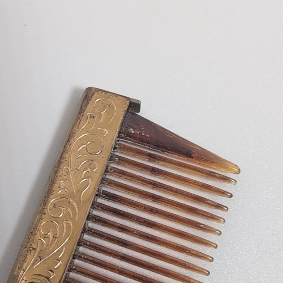 4" Vintage 1920s GOLD TONE Comb Pocket Case