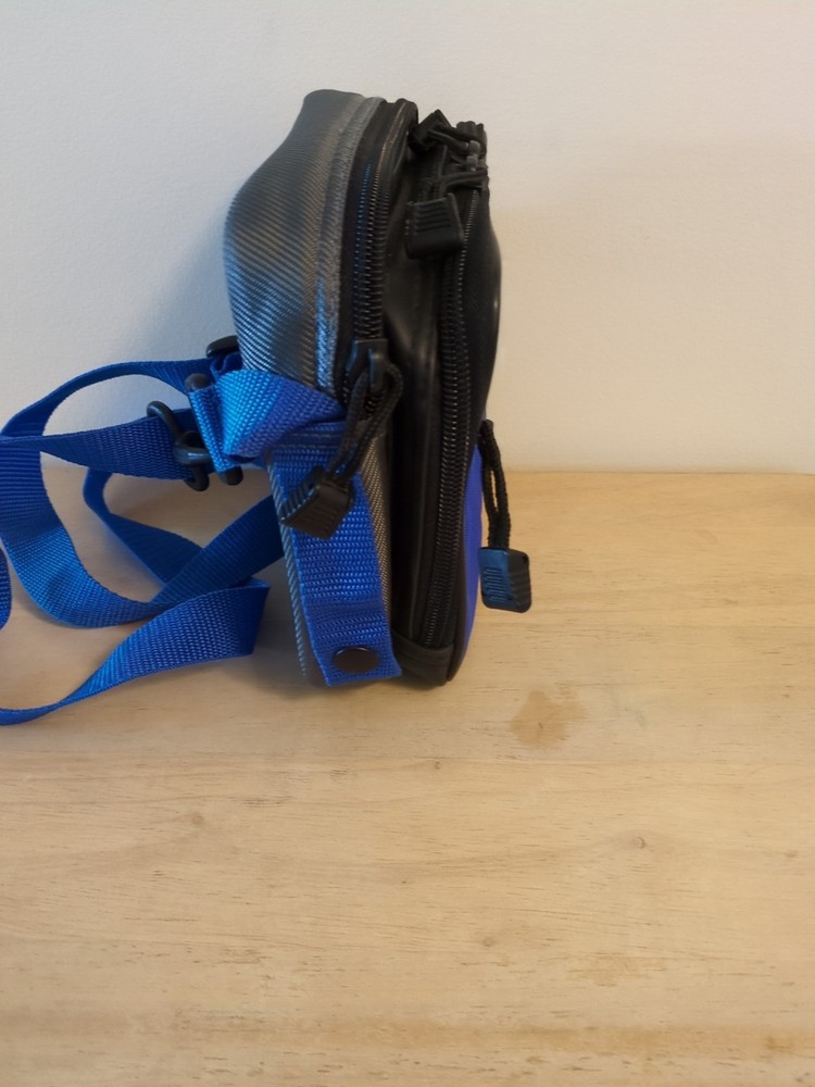 Case Logic CD Player Blue & Gray Carrying Case W/3-Pockets & Adjustable strap
