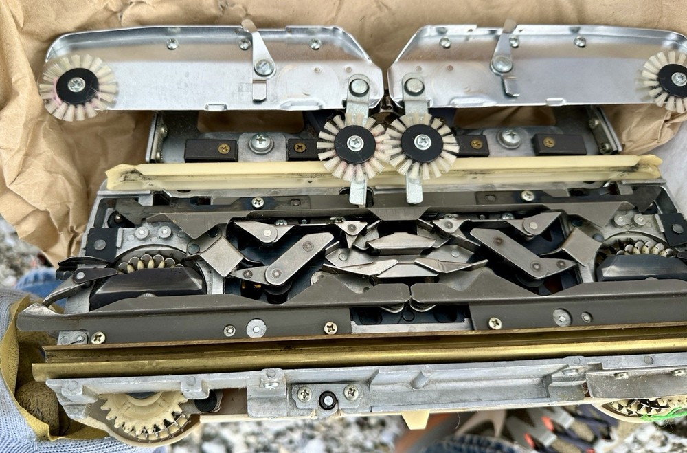 Studio SK-321 Knitting Machine!