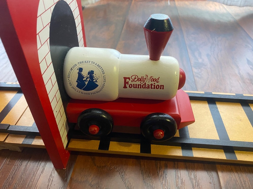 Dolly Partons Imagination Library Wooden Train Bookends/Bookshelf