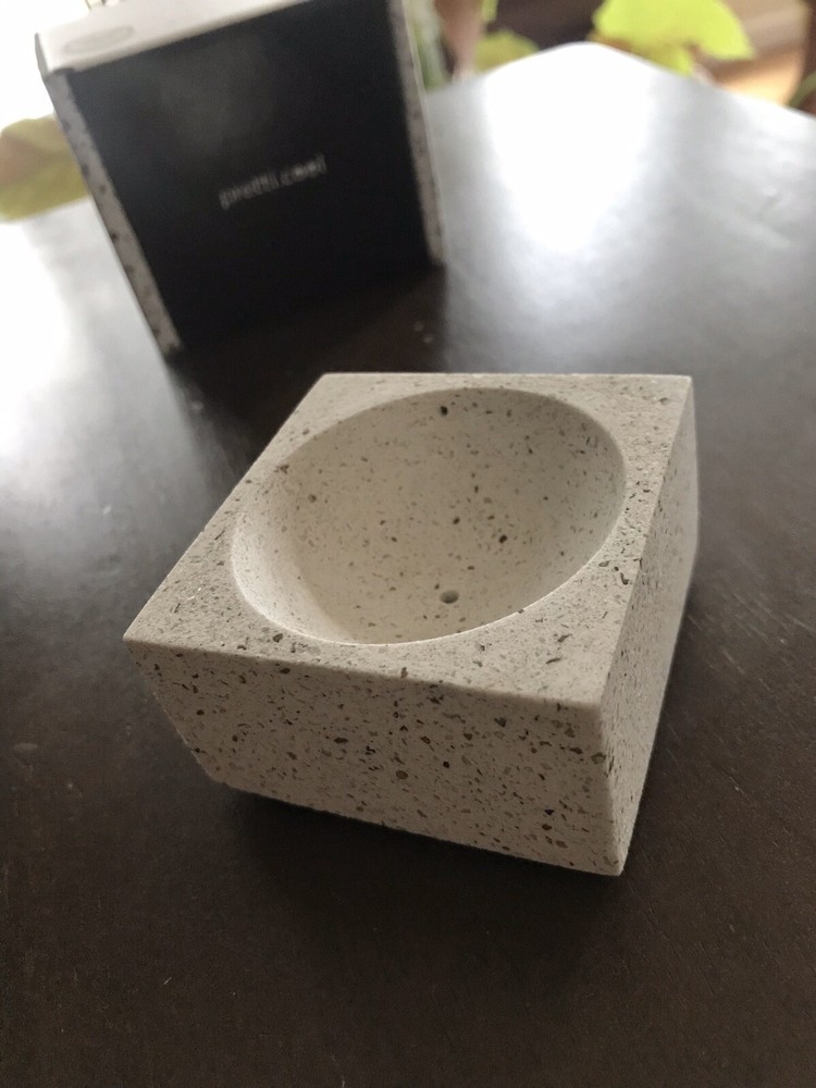 Pretti.Cool Square Incense Holder WHITE