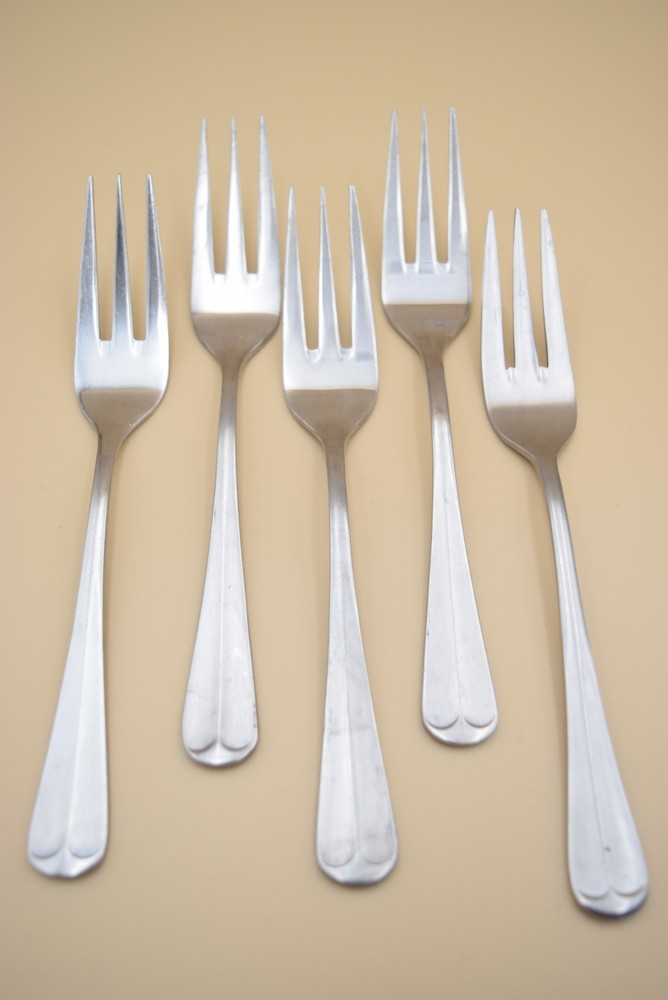 19pc Northland Post Road Flatware Set Dinner Salad Forks Tablespoons Teaspoons