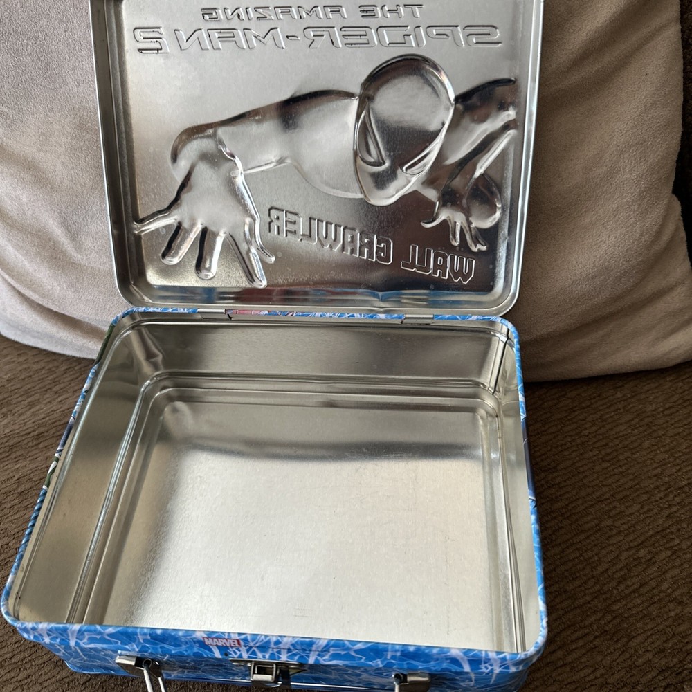 Spiderman 3D Embossed Metal Lunchbox Marvel Comics “Wall Crawler”