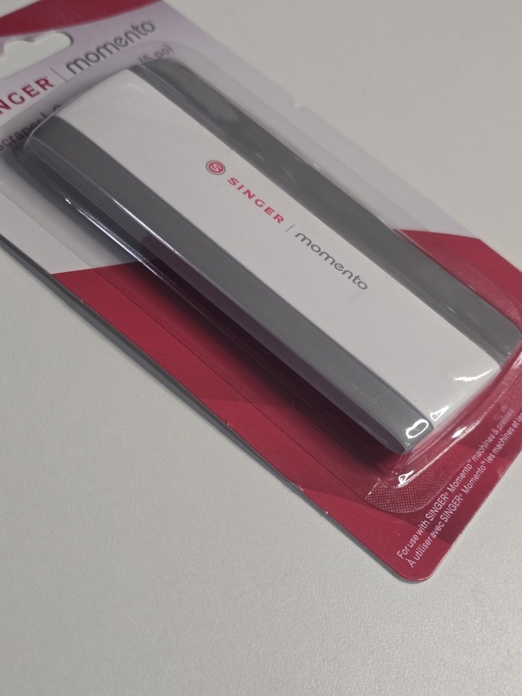 SINGER® MOMENTO™ 5 inch Scraper