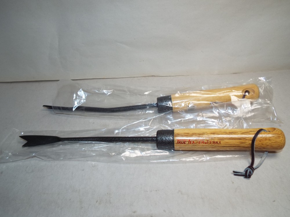 TWO - True Temper Hand Weeder Weeding Weed Root Remover Puller Tool  Garden Lawn