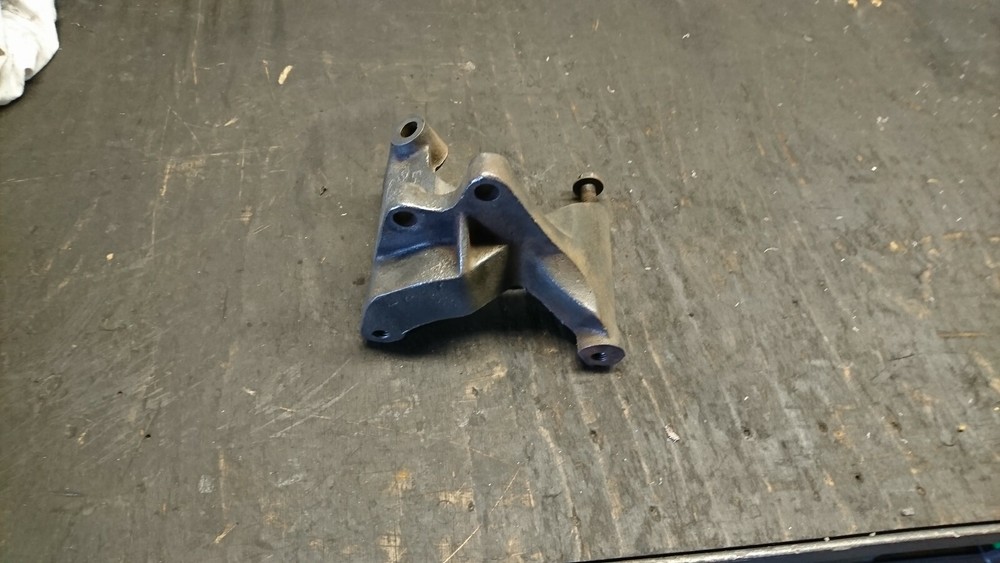 holder Ford Mustang 2,3l E47E