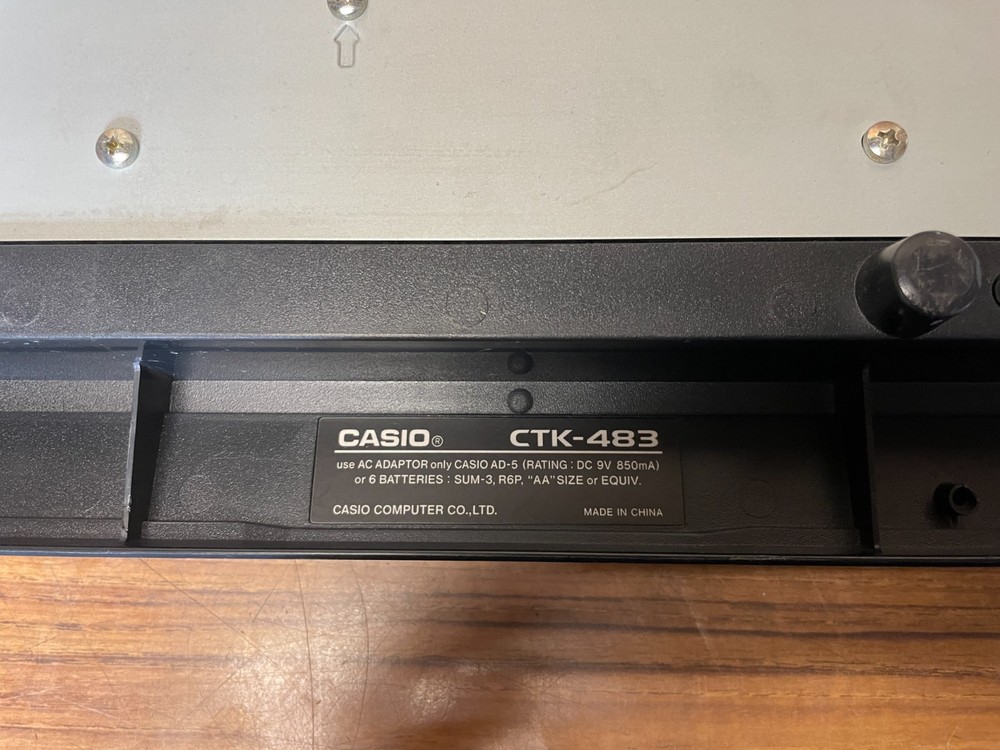Casio CTK-483 Electronic Keyboard 61 keys works *