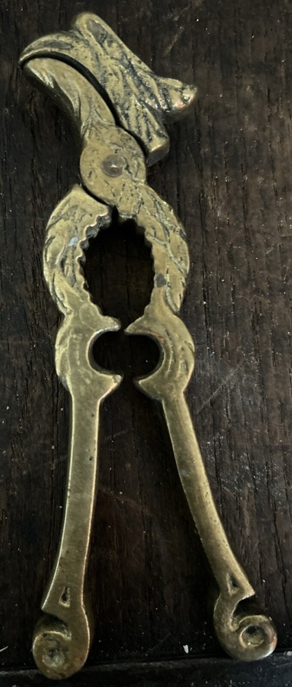 EAGLE NUTCRACKER Solid BRASS  Heavy Duty KITCHEN Tool Crunching