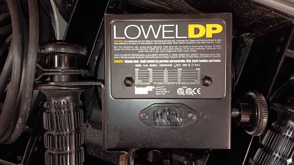 Lowel DP 4 light pro lighting kit