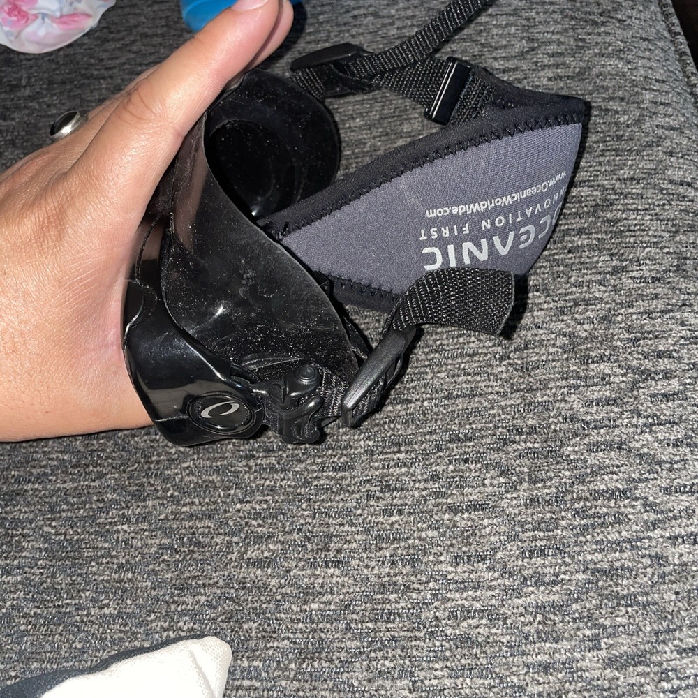 Pre Owned Oceanic ION Dive Mask - Black With Strap