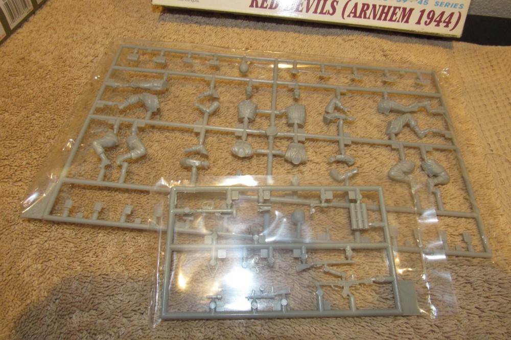 Dragon Military Miniatures US Red Devils #6023 1:35 Scale Model Kit