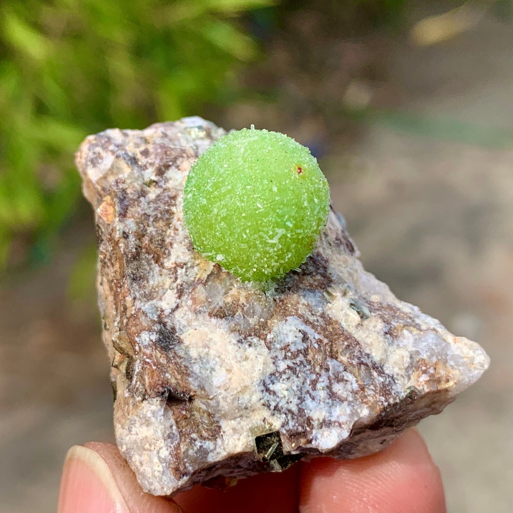 33G Pyromorphite Crystal Unique Spherical specimen , Guangxi,China