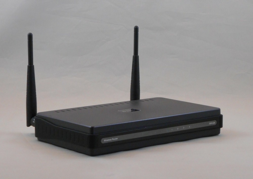 D-Link DIR-628 RangeBooster 10-100 Wireless N Dual Band Router