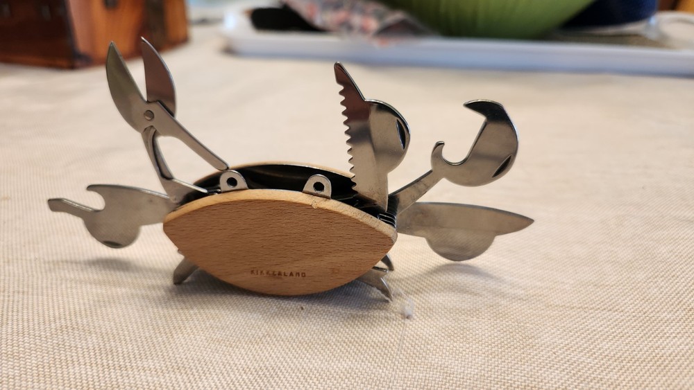 Utility Crab Pocket Tool