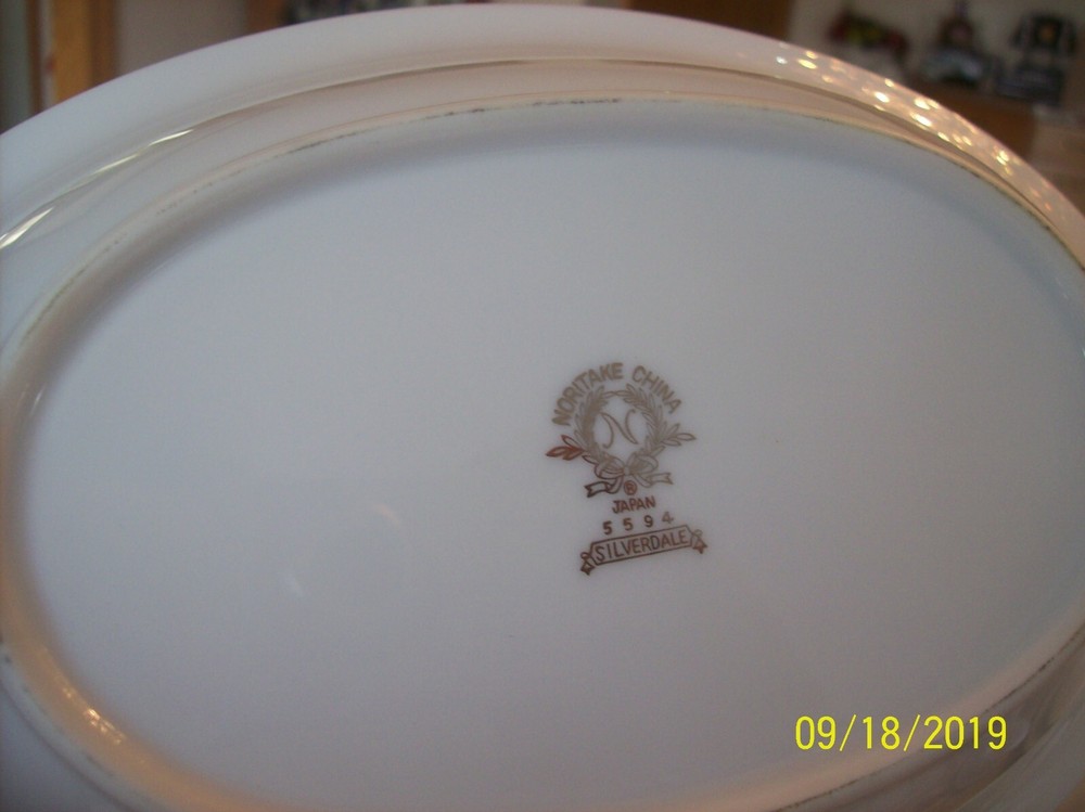 Noritake Fine China Silverdale Pattern 5594 Pompadour Shape 51 Piece Grouping