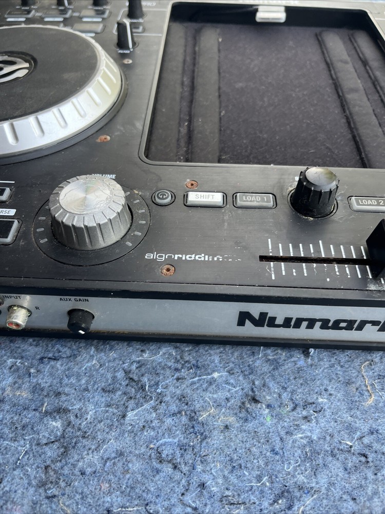 Numark IDJ PRO controller W/Case (Missing Power Cord) Parts only ,UNTESTED