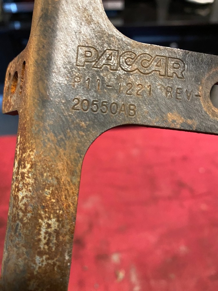 PACCAR MOUNT BRACKET SUPPORT Engine Harness Bracket P11-1221. Paccar