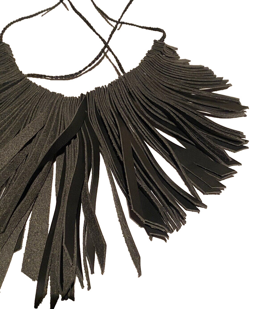 ARTISAN MODERNIST FAUX LEATHER GRADUATED PANEL TIEBACK STATEMENT NECKLACE