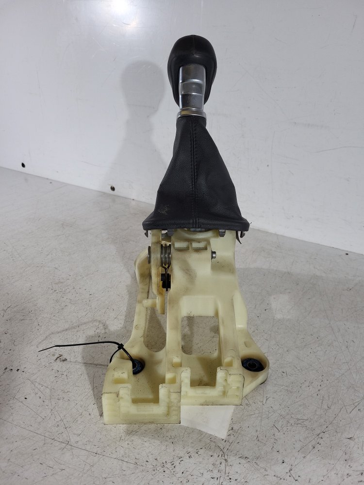 Kia Pro Ceed 4 Hatchback 3 Door 2010-2012 Gearstick N7